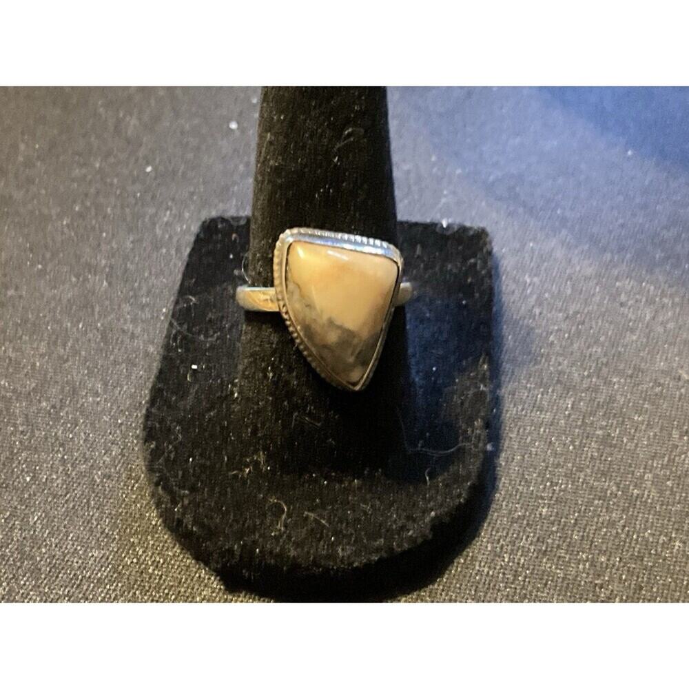 925 Sterling Silver Ring Size 8 With Prehnite Gemstone